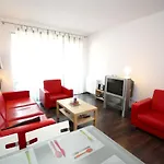 Rent A Flat Apartments - Obroncow Wybrzeza St.