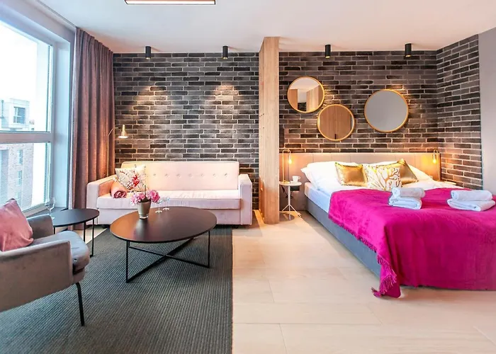 Megi & Greg Apartments
