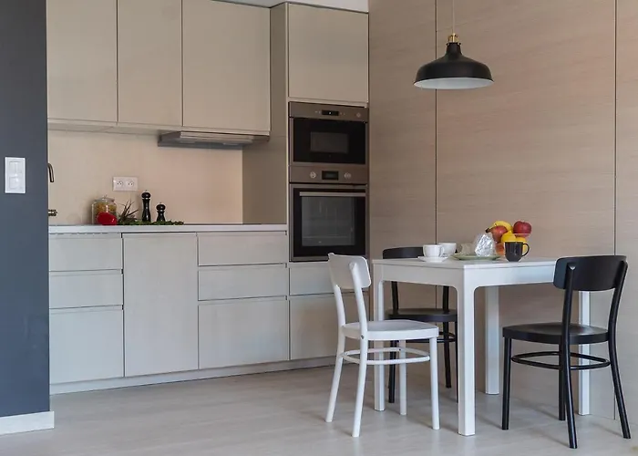 Front Park Apartment
