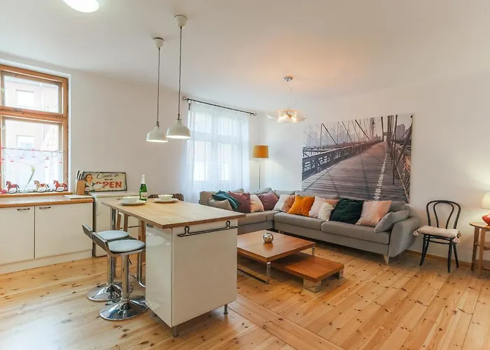 Spacious Sunny Apartment In Oldtown