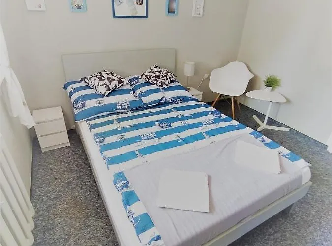 Apartment Leszka Bialego - Osobne Pietro Domu Z Prywatnym Wejsciem