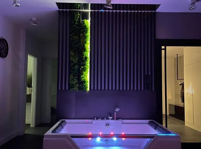 Magspace River View Jacuzzi Apartment