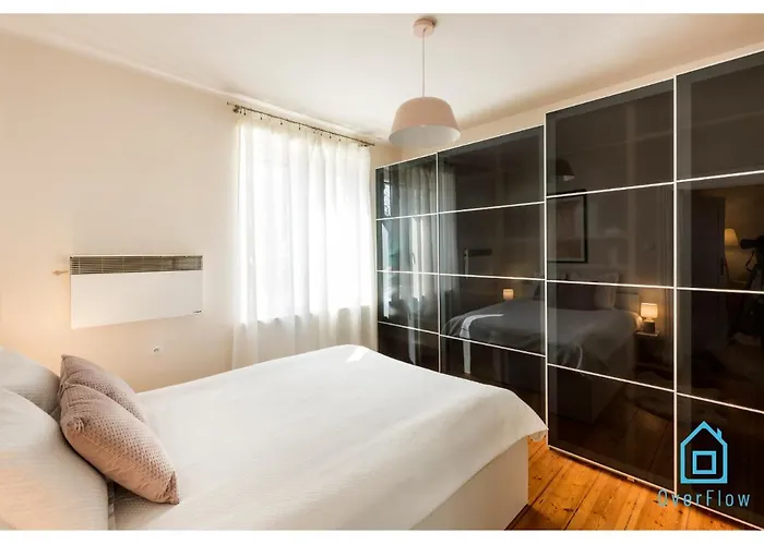 Mirror Room