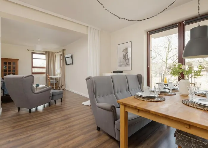 City Center Apartment With Balcony By Noclegi Renters