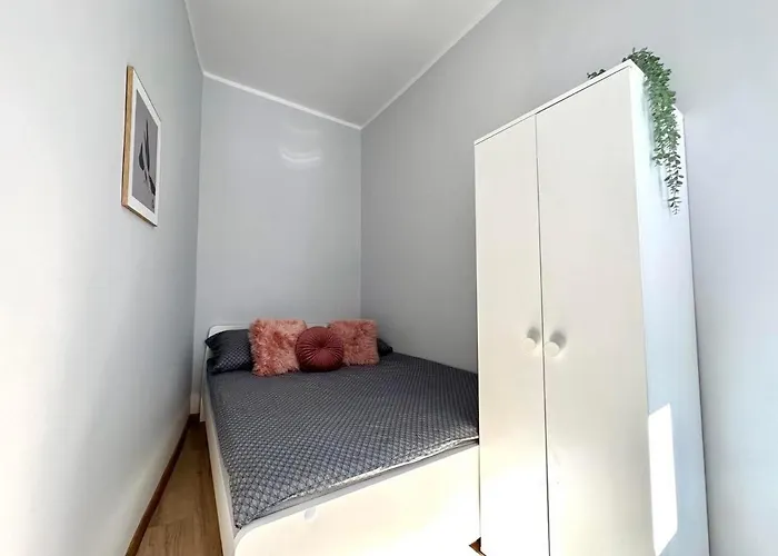Mmrent Shadow Room