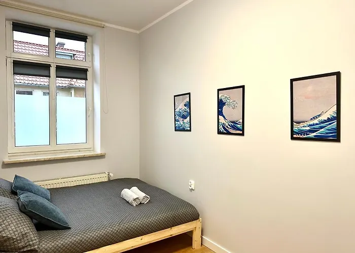 Mmrent Tsunami Room