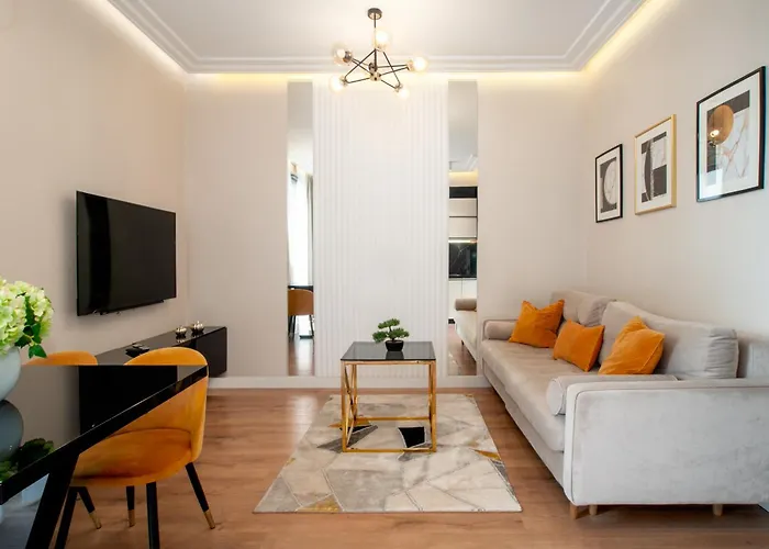 M&J Apartments - Garden Gates