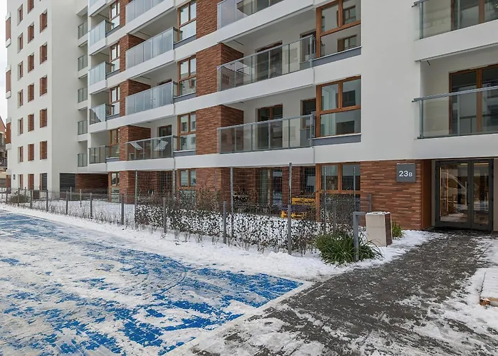 Bright Beige Apartment With Furnished Balcony And Parking In Gdansk By Noclegi Renters