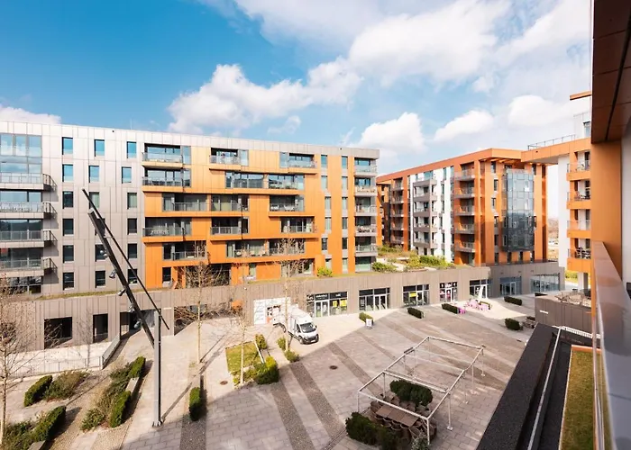 Flatbook - City Center Apartments Brabank With Parking