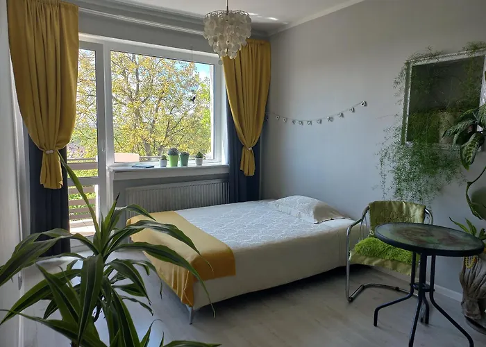Duzy Dwuosobowy Pokoj Blisko Centrum Z Balkonem