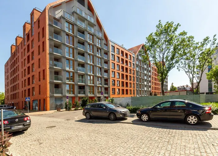 Stunning 2 Bedroom Apartment & Motlawa River View In Gdansk By Noclegi Renters