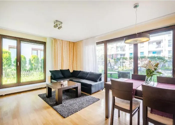 Urbannest Szafarnia 8