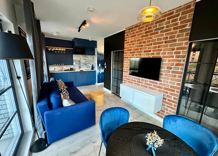 River View Downtown Apartment With Balcony