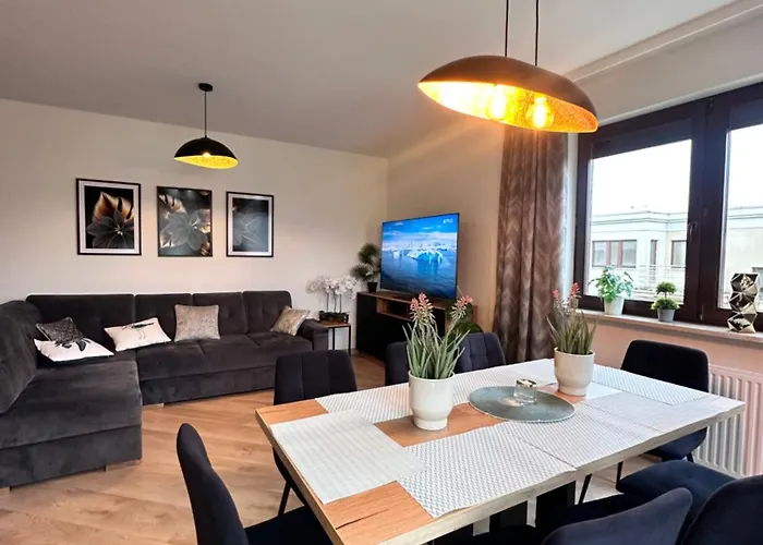 Maya\'S Flats & Resorts 105 - Przestronny Apartament Przy Parku Regana Blisko Plazy