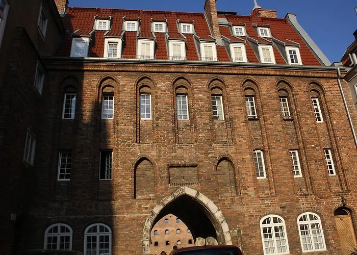Brama Straganiarska Nad Sama Motlawa Historic Traders Gate