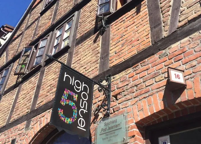 High 5 Hostel