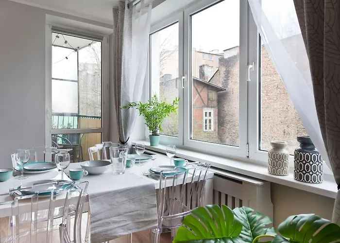 Stay Hip In Vibrant Centrally Located Apartment In Old Town