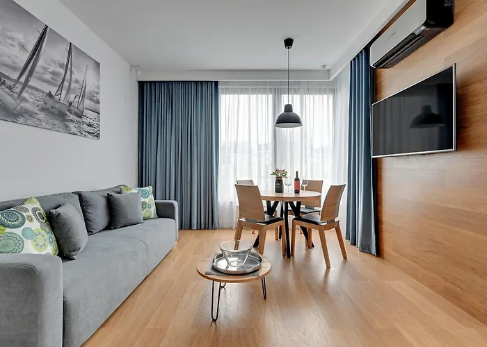 The Maritime Suite - Luxury Botanica