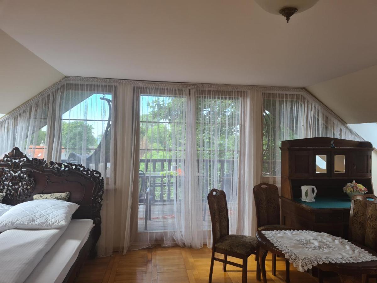 Guest house California
