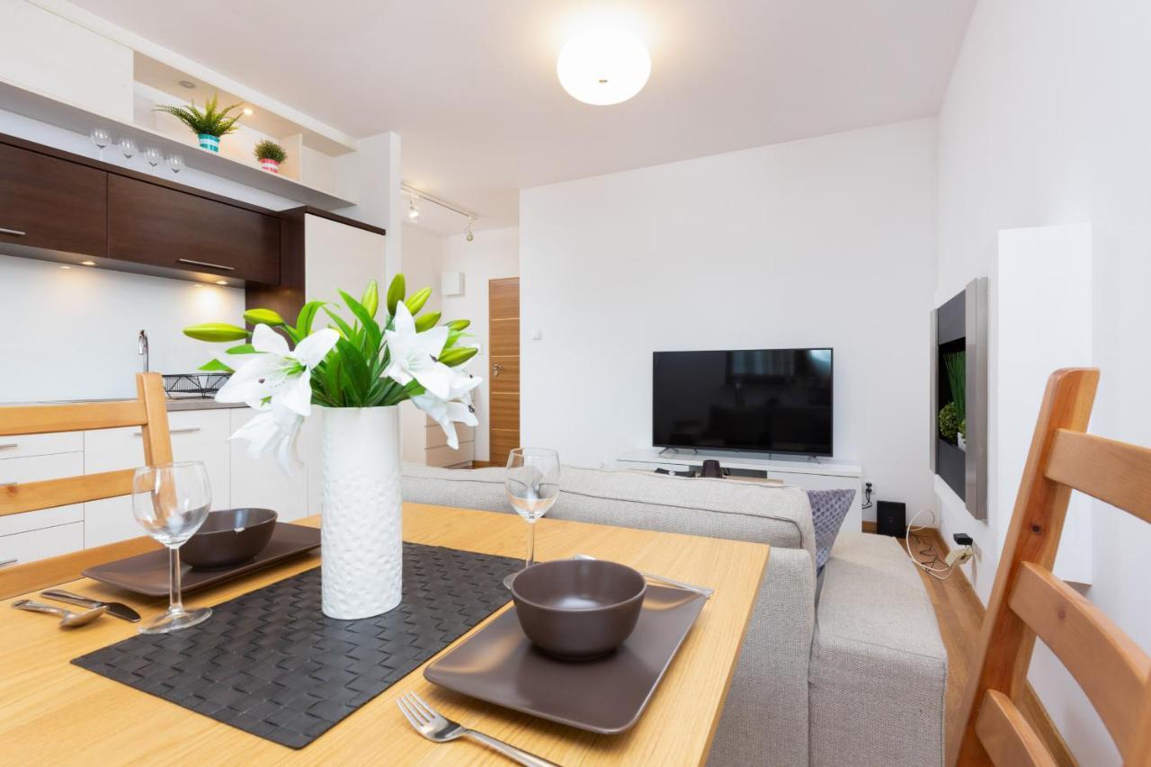 Apartment Platynowa By Renters