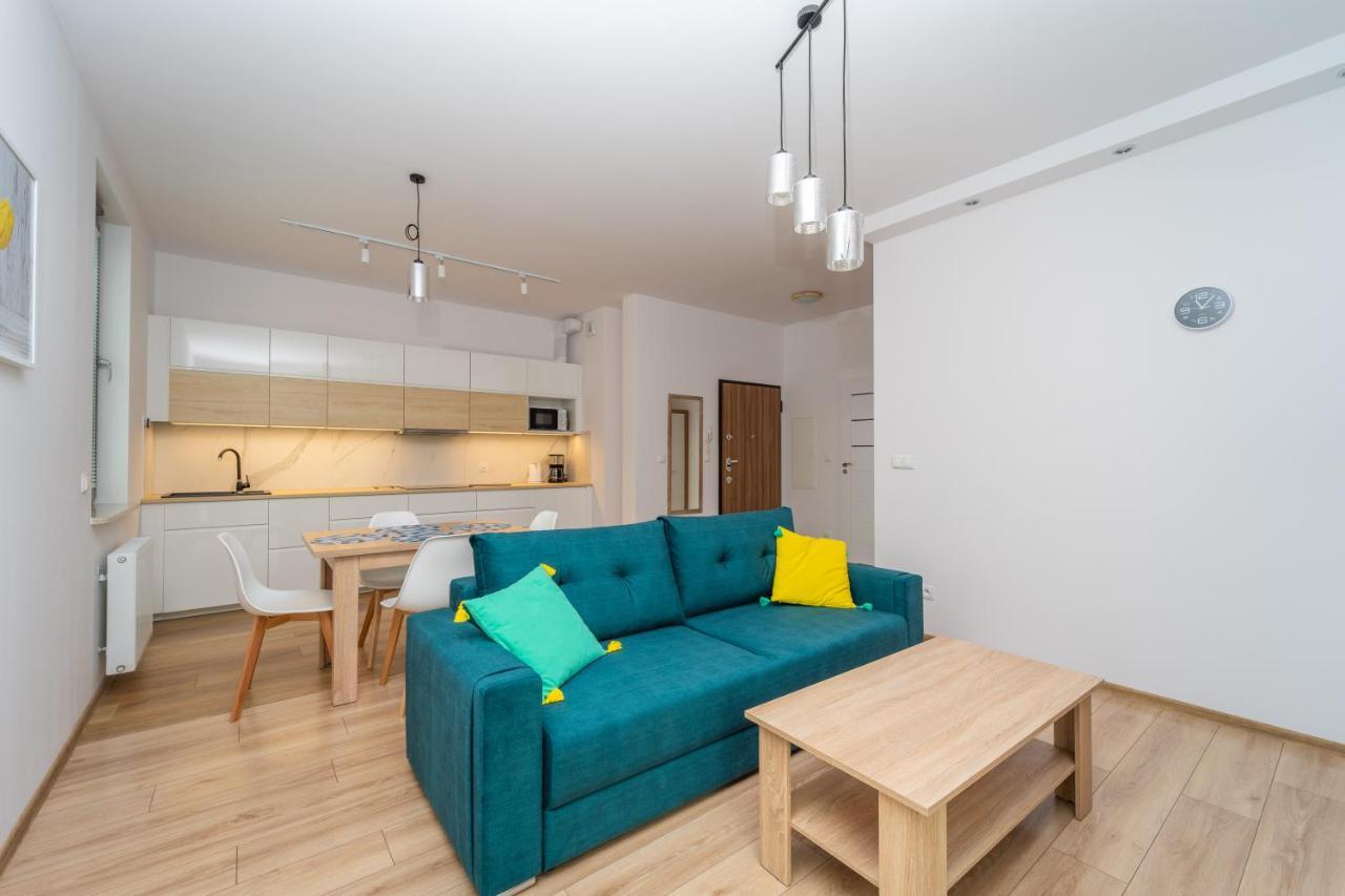 Golden Garden Gates Apartment
