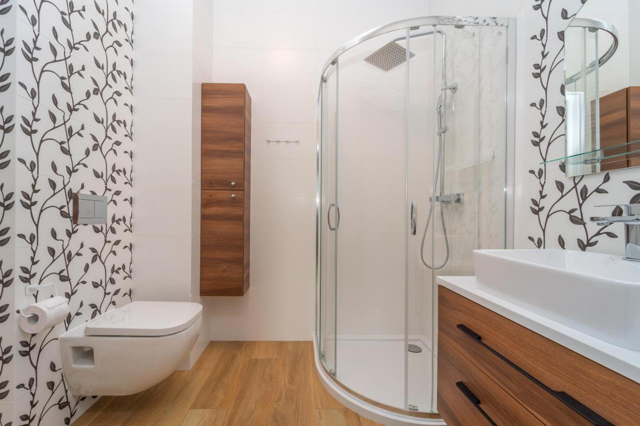 Golden Garden Gates Apartment