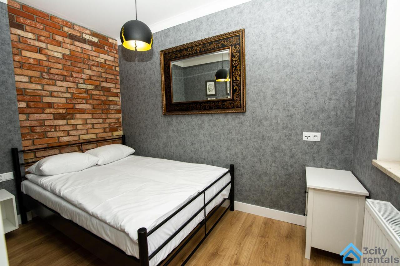 Showtime Apartment *