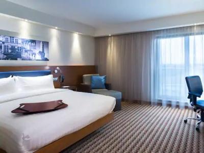 Hotel Hampton By Hilton Airport 3*