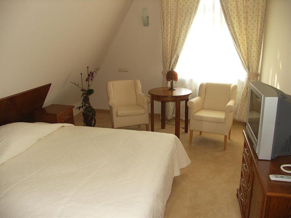 Biala Lilia Old Town Bed & Breakfast