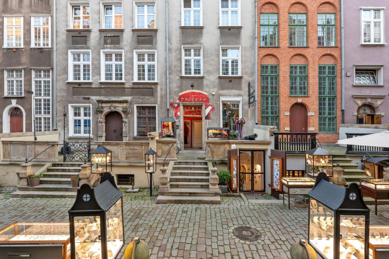Mariacka Street Charm, Main Old Town By Downtown Gdansk