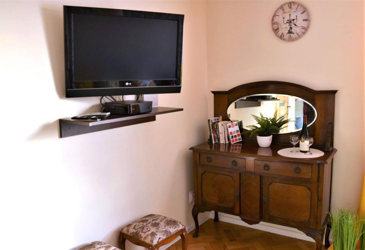 Romantic Old Apartment