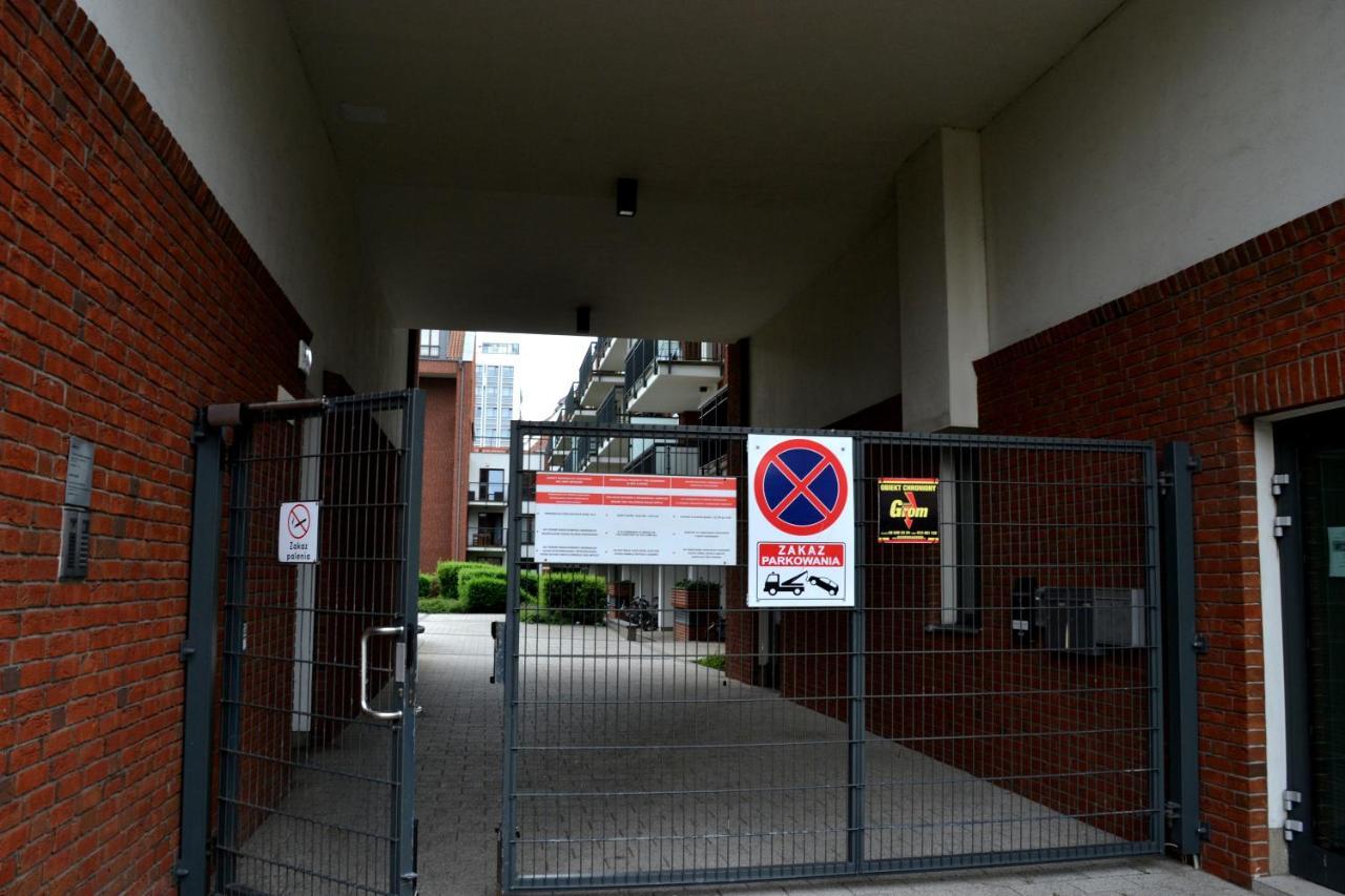 Centrum Nad Motlawa Z Widokiem Na Rzeke Lub Na Patio Z Balkonem Apartamento *
