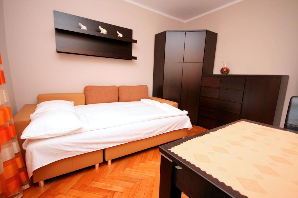Rent A Flat - Dabrowszczakow St. Apartment *