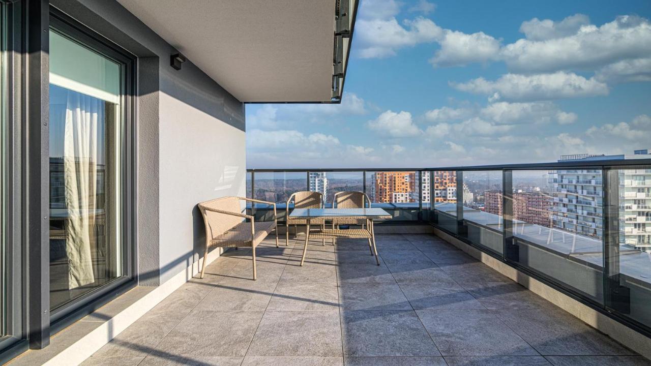 16th Floor Sea View - Billberry