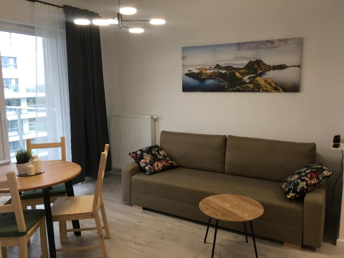 Baltica Sea Towers 85 *
