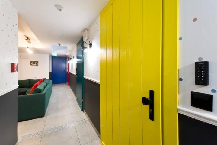 Waterlane Island Hostel&apartments Hostel