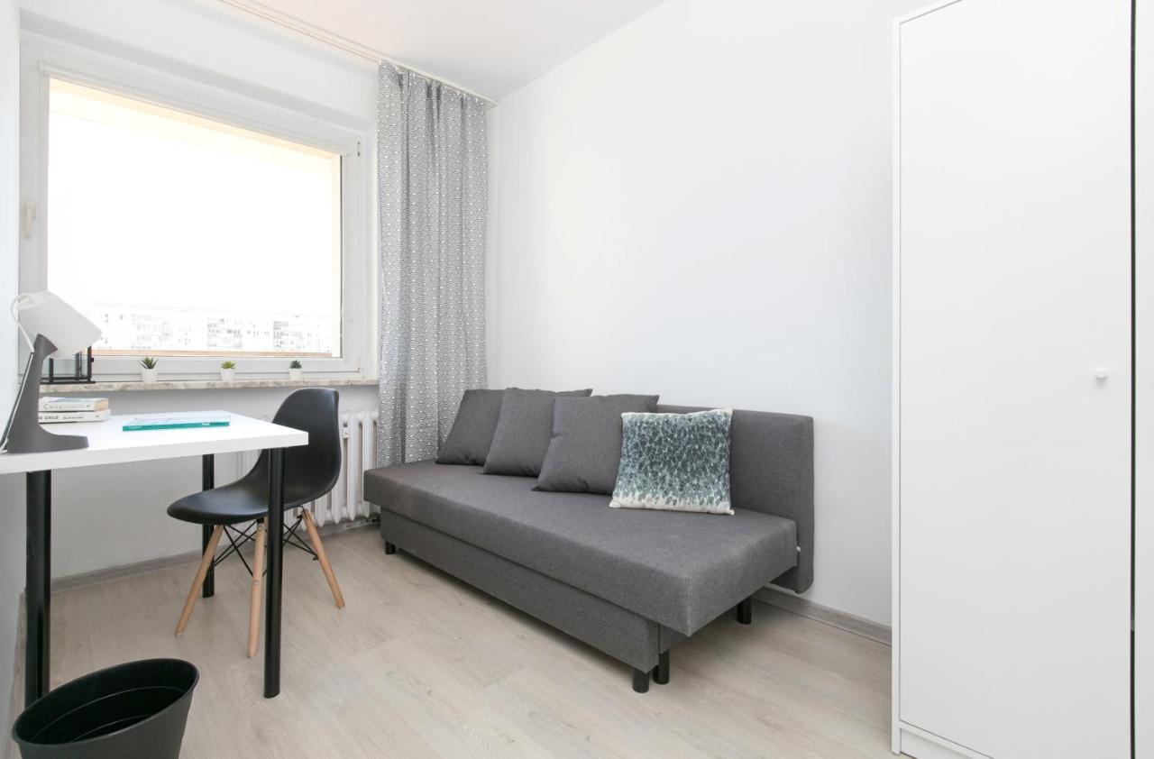 Rooms4less