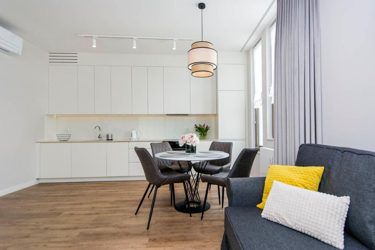 Yellow Rentyear Apartment