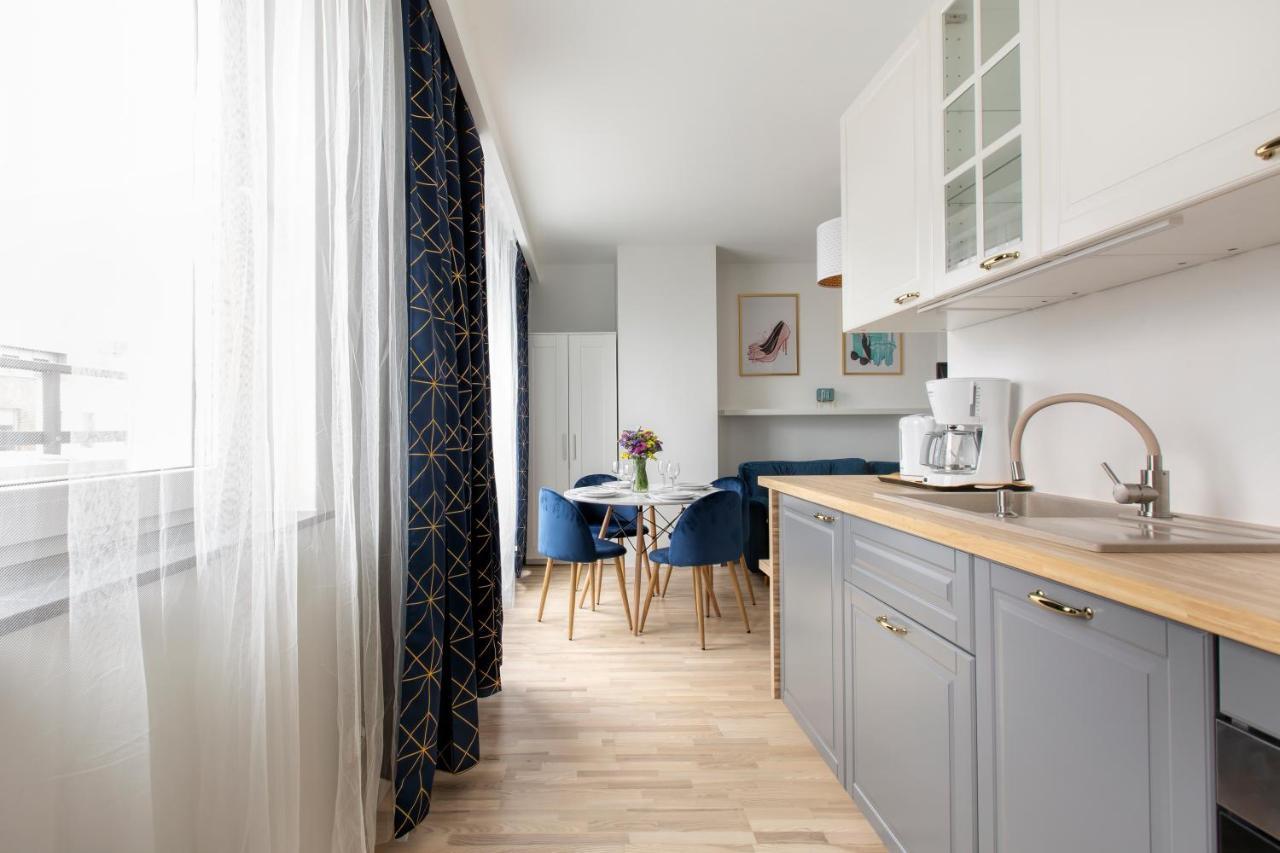 Apartment Short