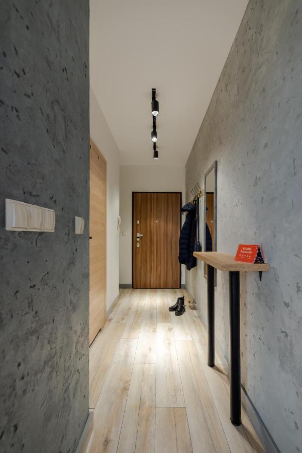 Apartment Grey Horse