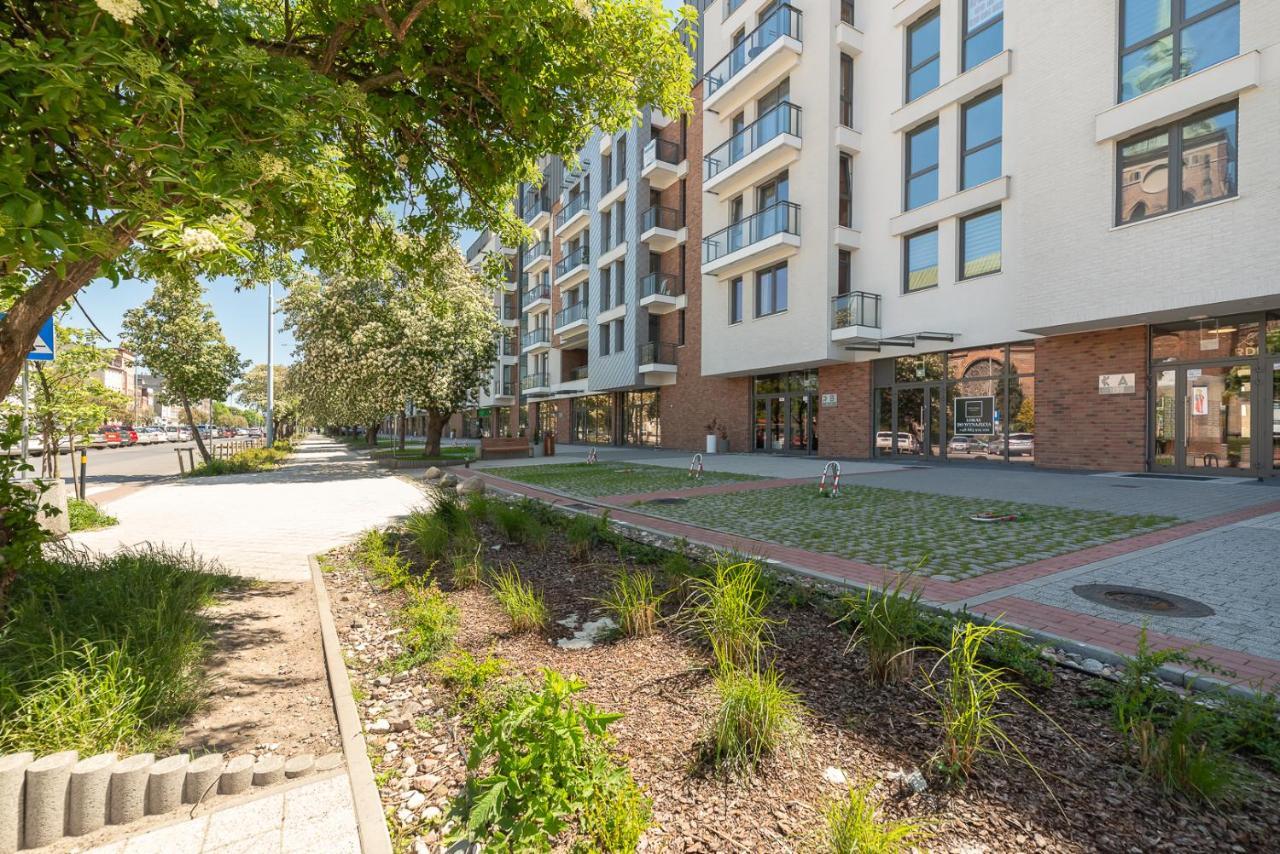 Grey Horse Apartment