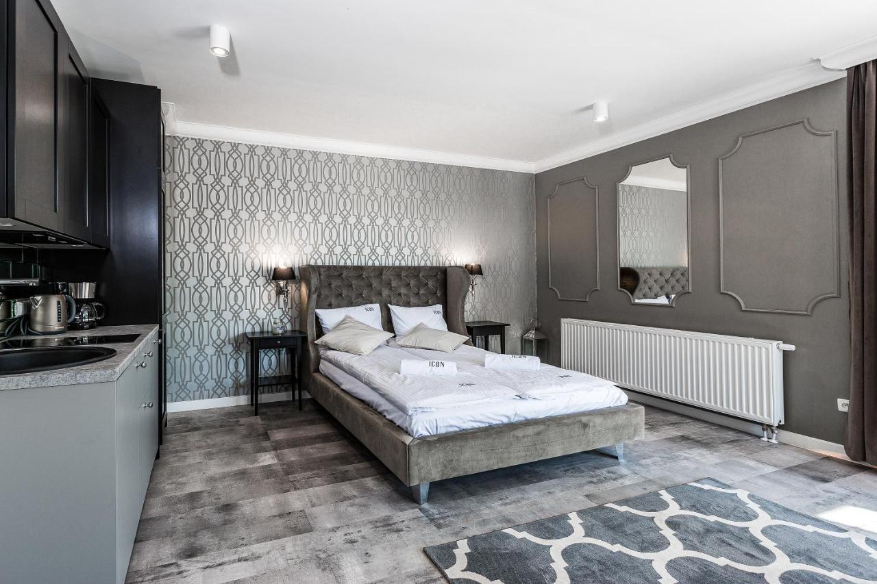 Aparthotel Icon *