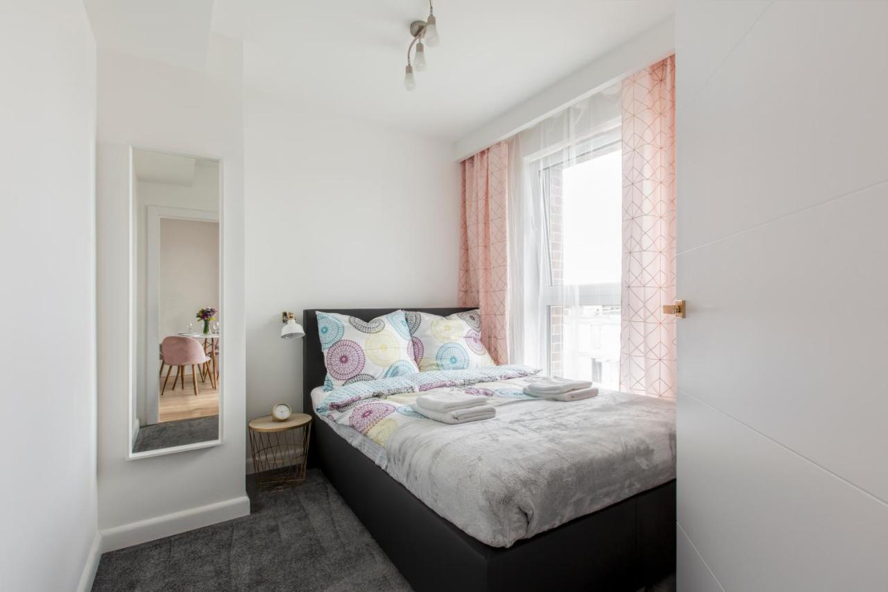 Apartment Short