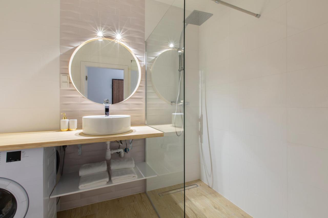 Short Apartment