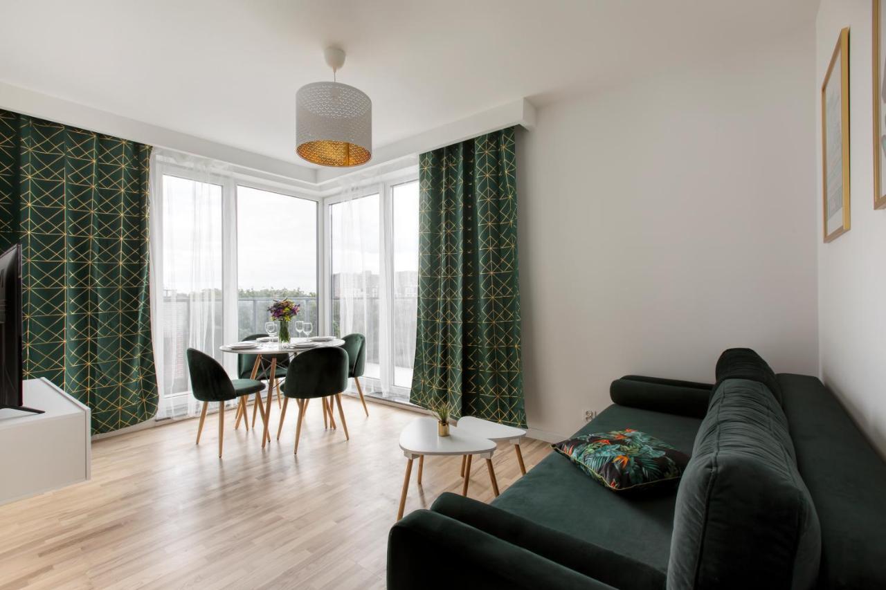 Apartment Short