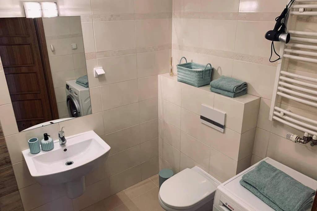 Apartment 5th Floor Big Balkoon Near Park And Baltic Sea Nice View Privat Parking Place Gdansk