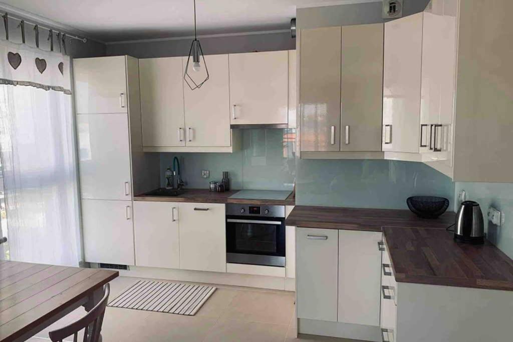 5th Floor Big Balkoon Near Park And Baltic Sea Nice View Privat Parking Place Gdansk