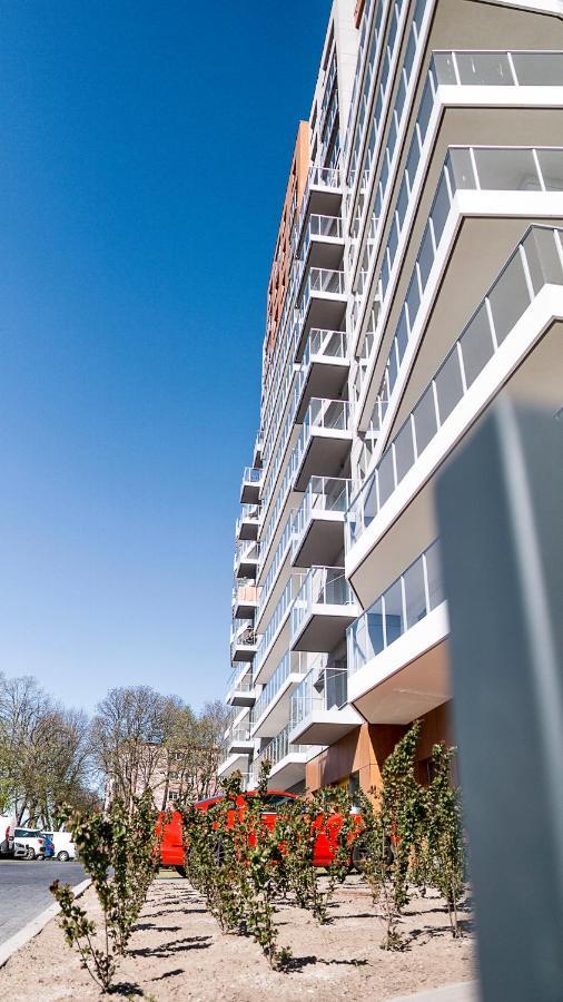 Baltica Towers Modern White&black *