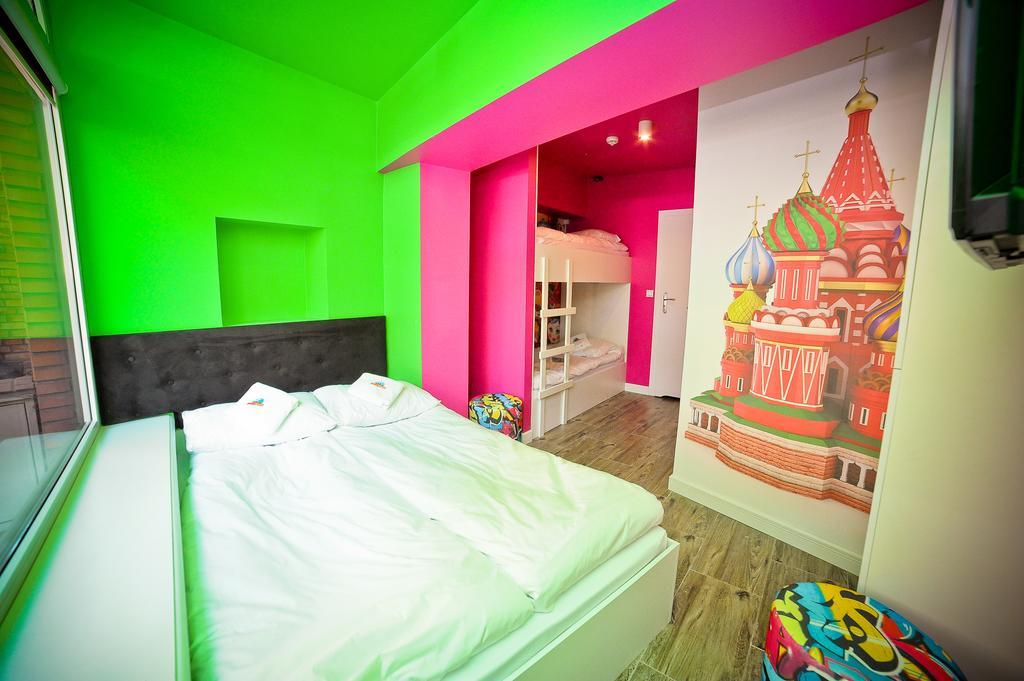 World - Old Town Hostel *