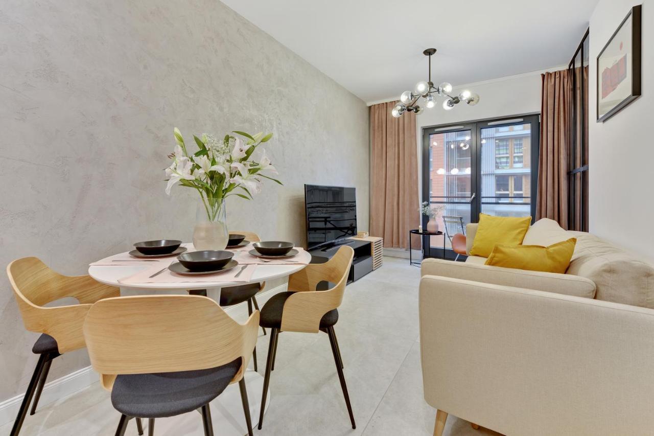 Aura Iii & Free Parking By Downtown Apartment *